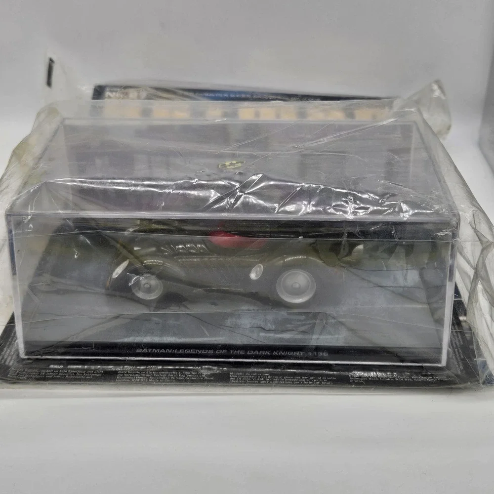 Eaglemoss Batman Automobilia #27 Legends of the Dark Knight #156 Batmobile 1:43